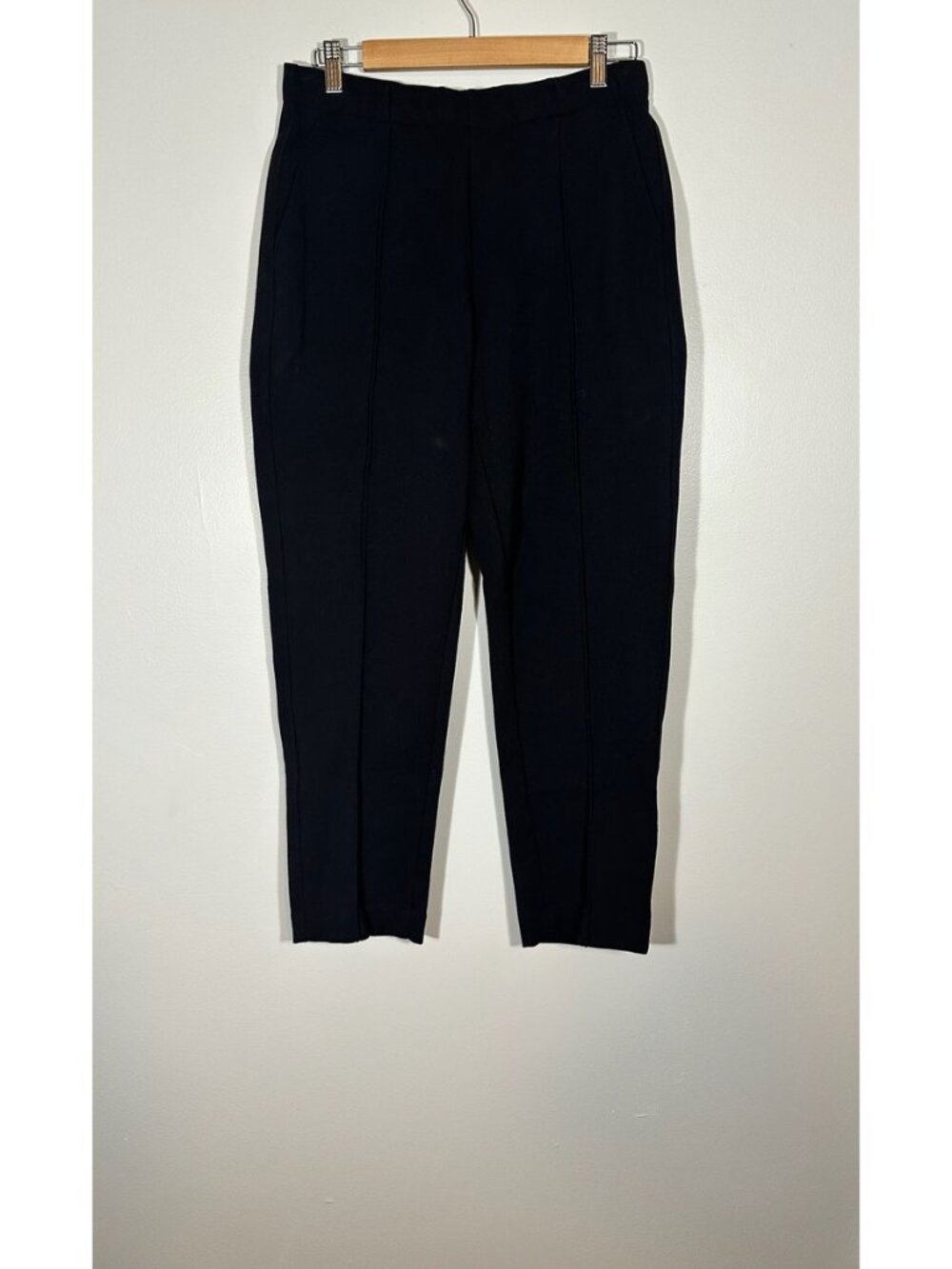 Everlane Black Tapered Pintuck Pants Size M